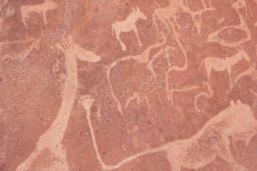africa-namibia-twyfelfontein rock art