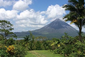 Central-America-Costa-Rica-Volcano-Arenal