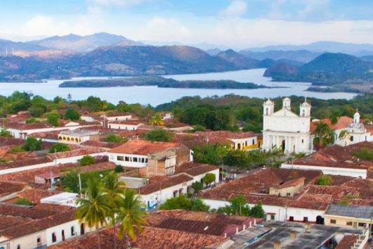 Central-America-El-Salvador-Suchitoto