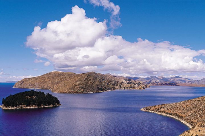 South-America-Peru-Bolivia-International-Lake-Titicaca