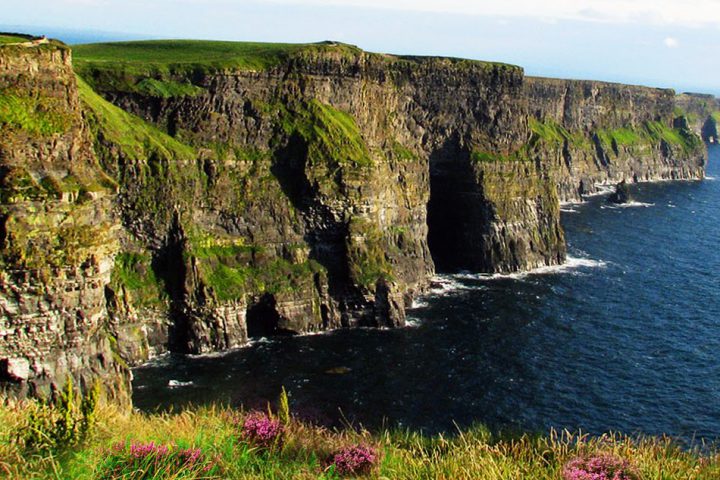 tour-europe-ireland-flavour-of-cliffs-of-moher-3755702_1280-pixabay